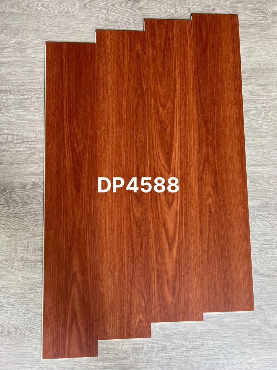 SÀN NHỰA 4MM DP4588