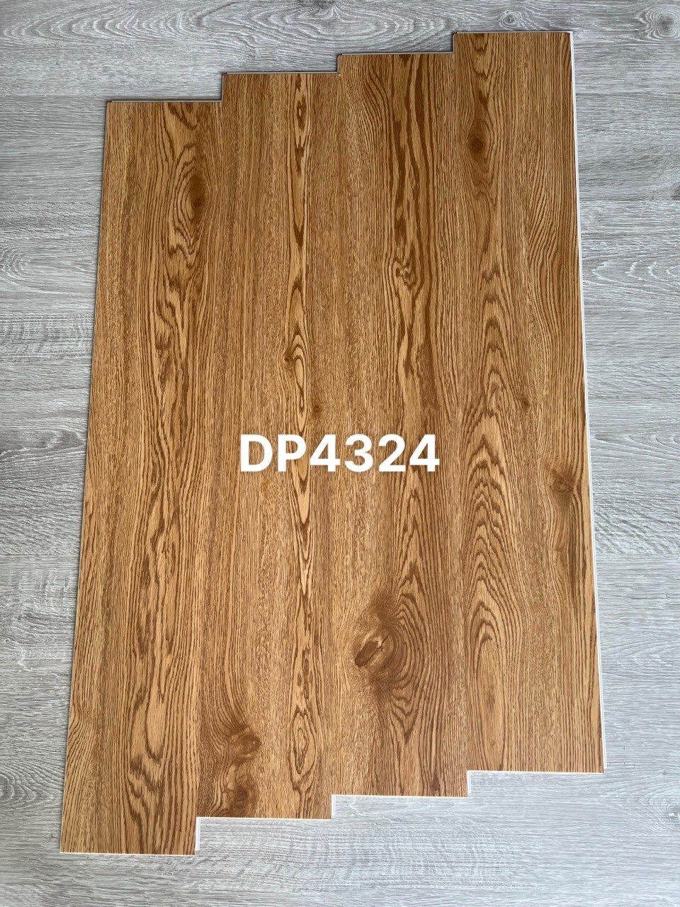 SÀN NHỰA 4MM DP4324